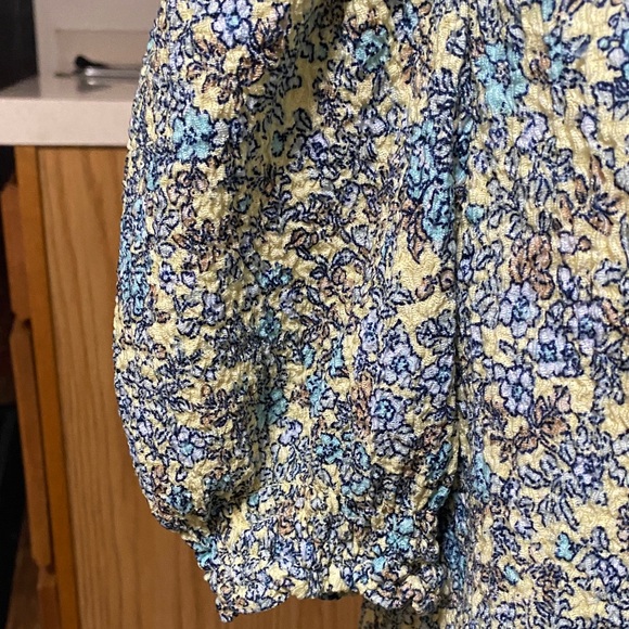 LOFT Blue and Yellow Floral Blouse - Picture 3 of 7